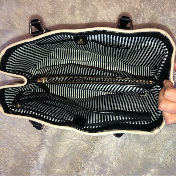 Kate Spade Purse - Picture 9 of 10
